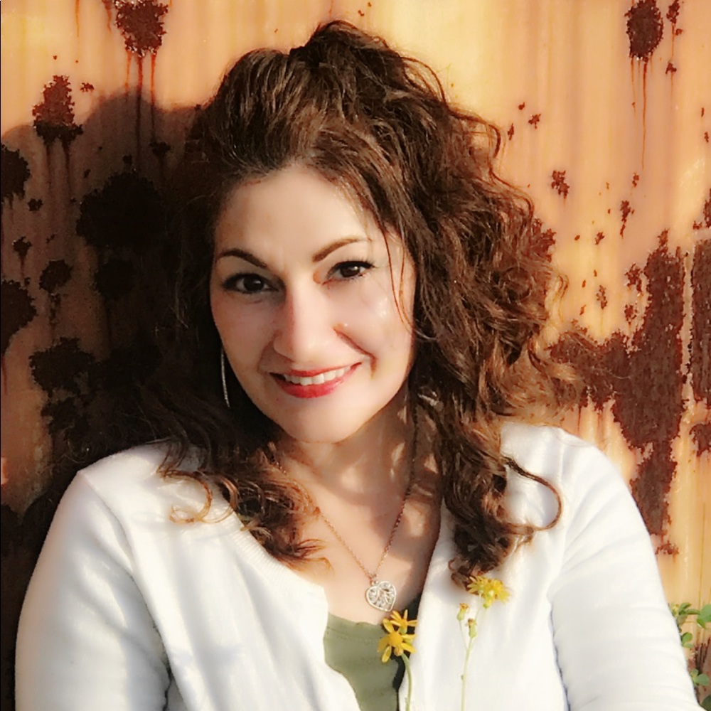 Meet your Posher, Leticia
